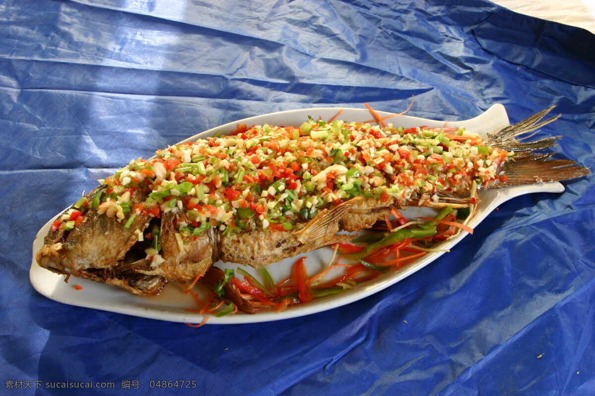 傣味 香茅草 捆 鱼 红烧鱼 中华美食 中国美食 美味佳肴 餐饮美食