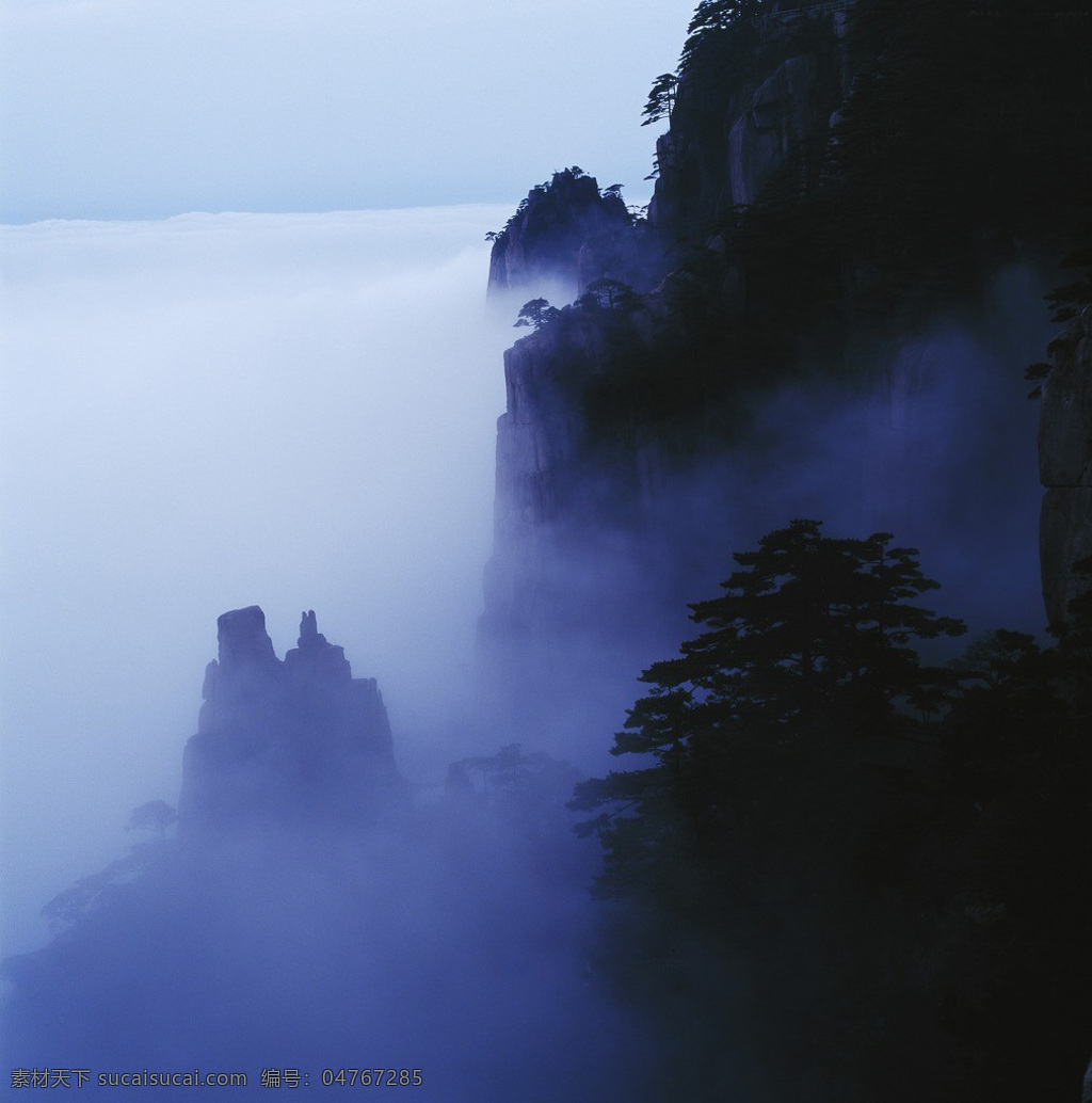 崇山峻岭 气势 云层 云海 云雾缭绕 壮观 自然风景 壮美 伟岸 山巅 安徽黄山 西海云海景 自然景观 风景 生活 旅游餐饮