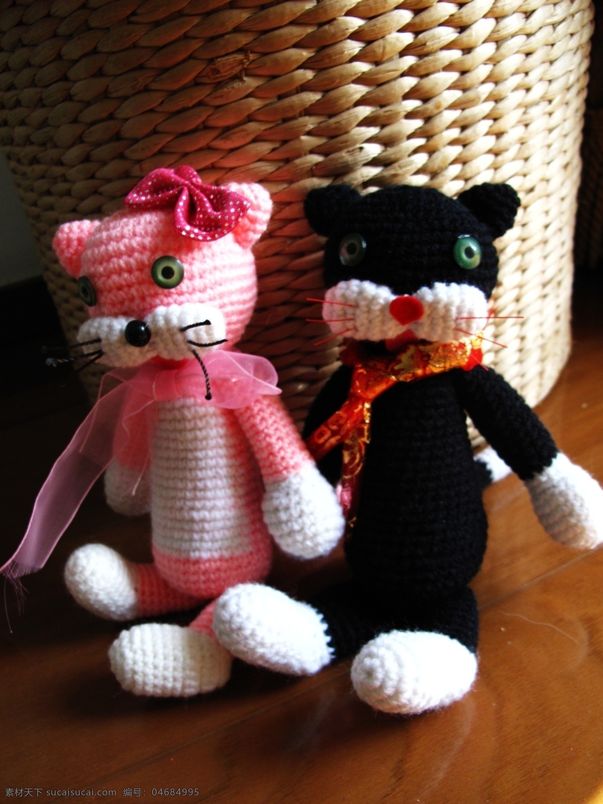 两 只 猫咪 编织 手工 玩偶 风景 生活 旅游餐饮
