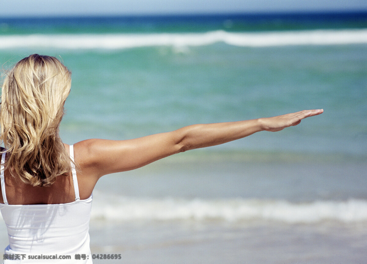 海边 伸开 双臂 美女图片 女性 美女 健康女性 健身 养生 瑜珈 调养 展开双臂 海岸 大海 生活人物 人物图片