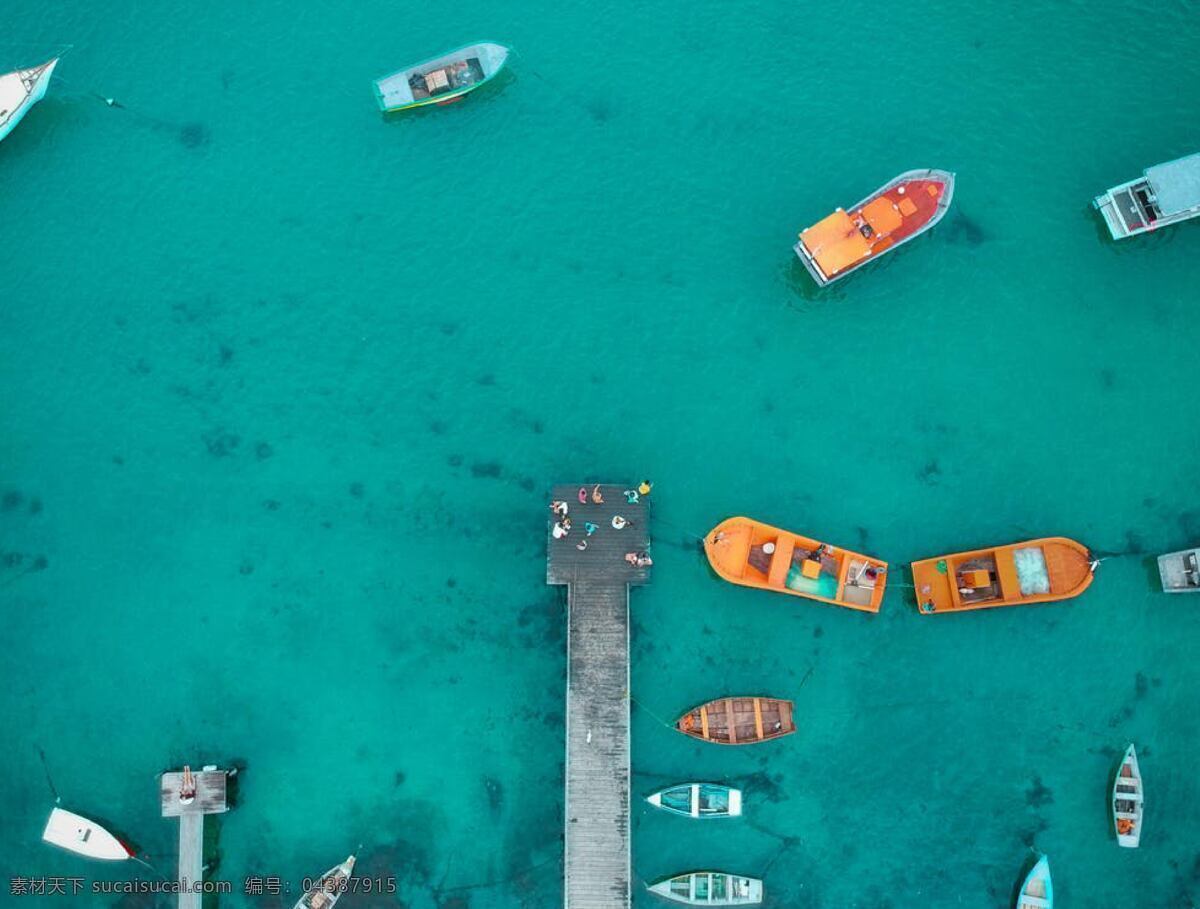 船与绿色海洋 绿色 海洋 船 桥 人 自然景观 自然风景