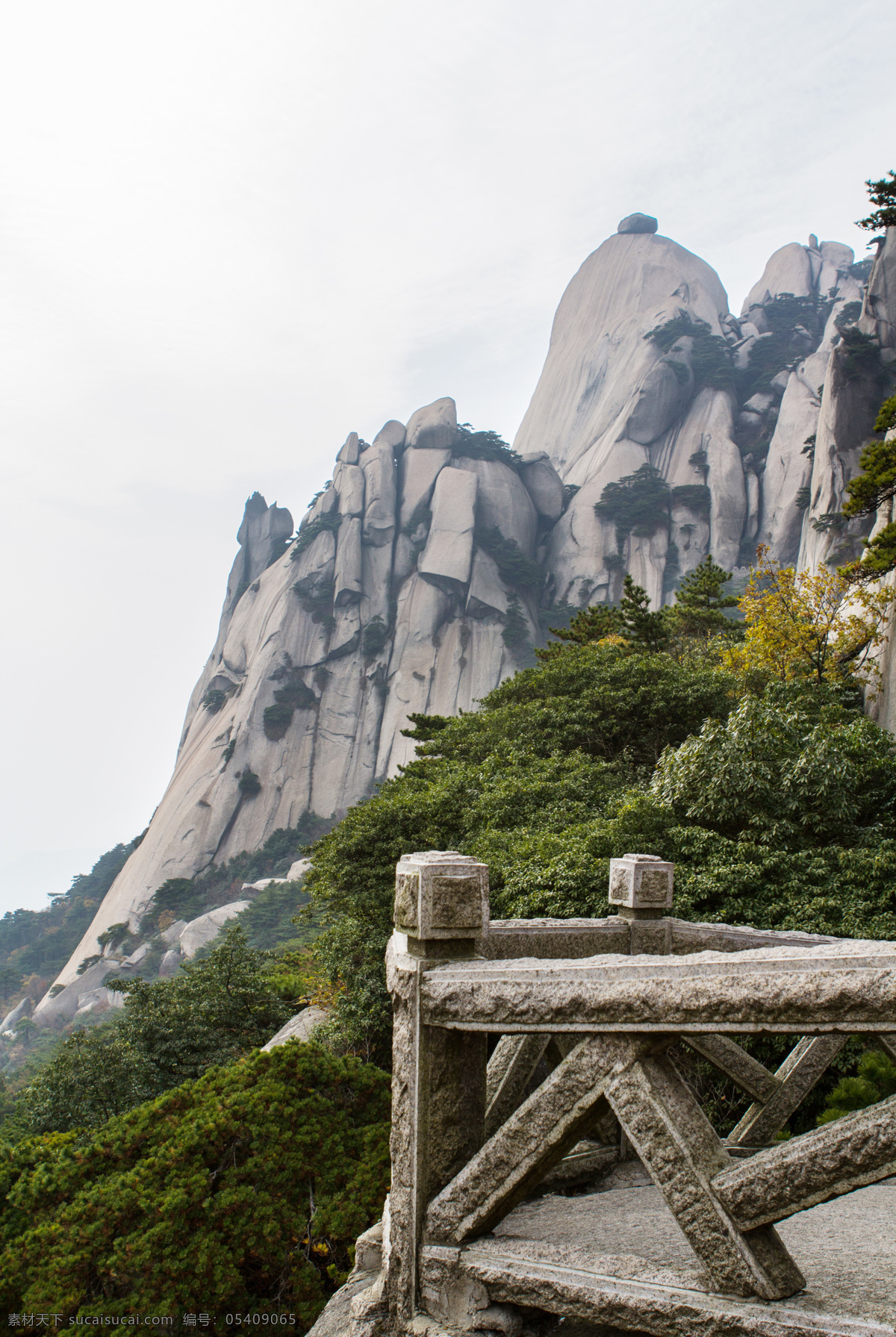 天柱山 世界 地质 公园 安徽 世界地质公园 蓝天白云 山峦 树 旅游摄影 国内旅游 白色