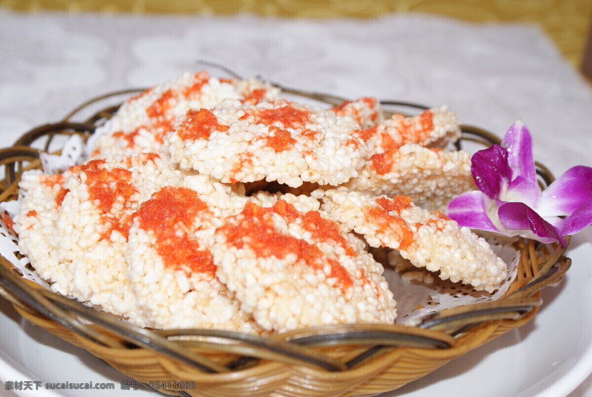 咸蛋黄锅巴 锅巴 餐饮美食 传统美食 摄影图库
