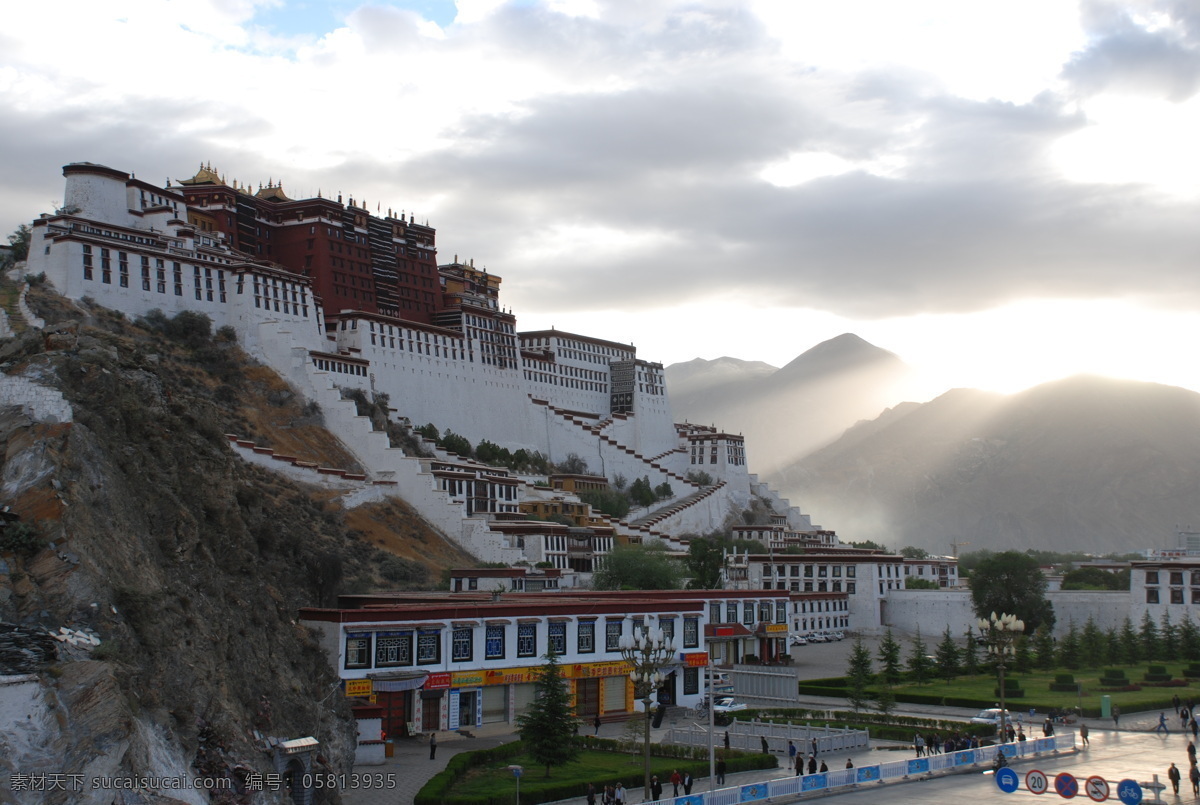 西藏 可可西里 沙漠 荒漠 黄沙 蓝天 旅游 安静 宁静 纯洁 旷阔 宽阔 风景 云 太阳 阳光 照射 光芒 布达拉宫 雄伟 宏伟 奇迹 神圣 国内旅游 旅游摄影