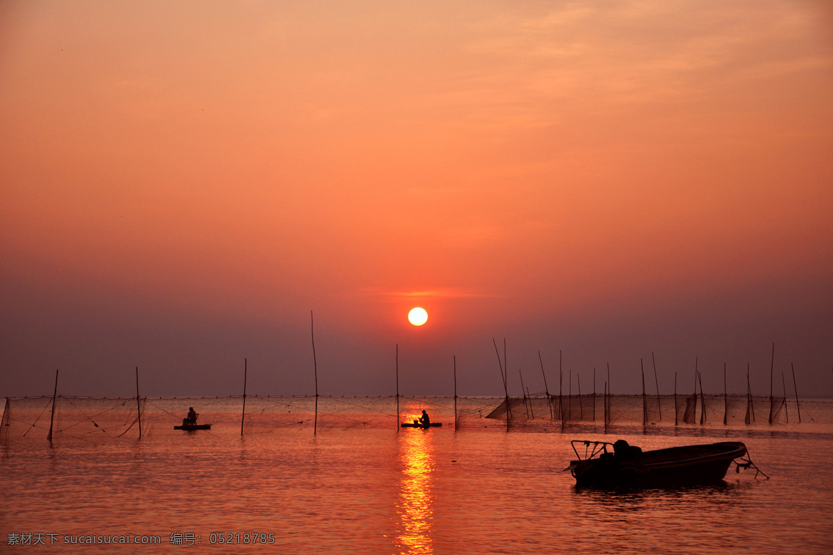夕阳 海边 日落 渔船 渔网 晚霞 金色 天空 海景 自然风景 自然景观