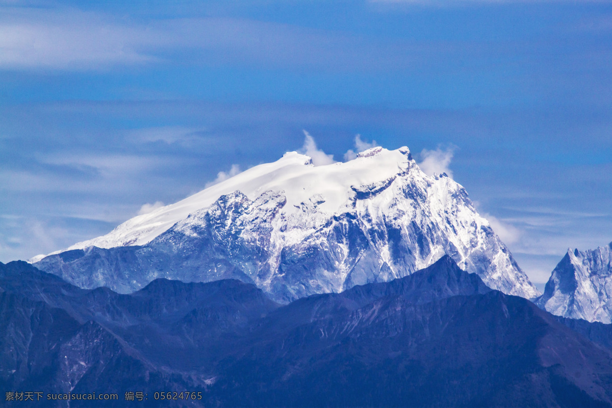 雪山摄影图片 雪 瑞士 雪峰 山峰 群峰 山脊 雪地 阿尔卑斯山脉 皮拉图斯山 皮拉图斯雪山 唯美风景 自然风景 植物 动物 森林 云雾 山地 风景 公路 雨 雾 山峦 抽象 山路 雪山 大山 山水 高山流水 蓝天 白云 阳光 日出 夕阳 彩霞 彩虹 背景 自然景观 蓝天白云 led屏