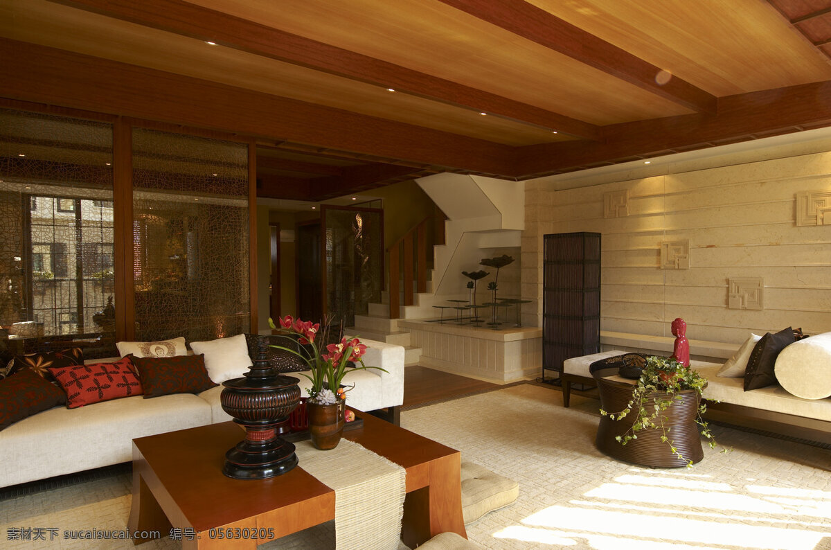 中式 时尚 典雅 客厅 白色 横 条纹 背景 墙 室内装修 木地板 白色地毯 木制茶几 白色沙发 白色背景墙