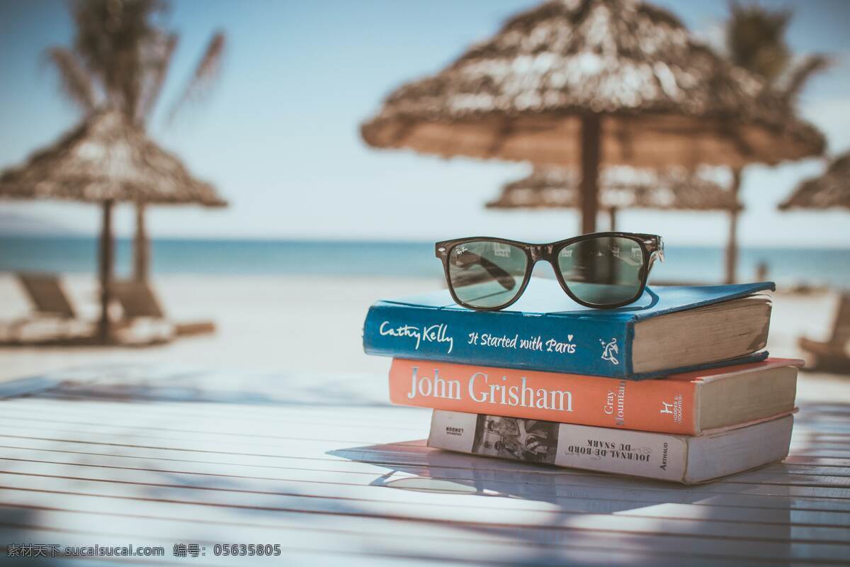 海边度假摄影 书本 眼镜 书籍 阅读 太阳镜 度假 海边 沙滩 阳光 夏日 夏天 生活百科 娱乐休闲