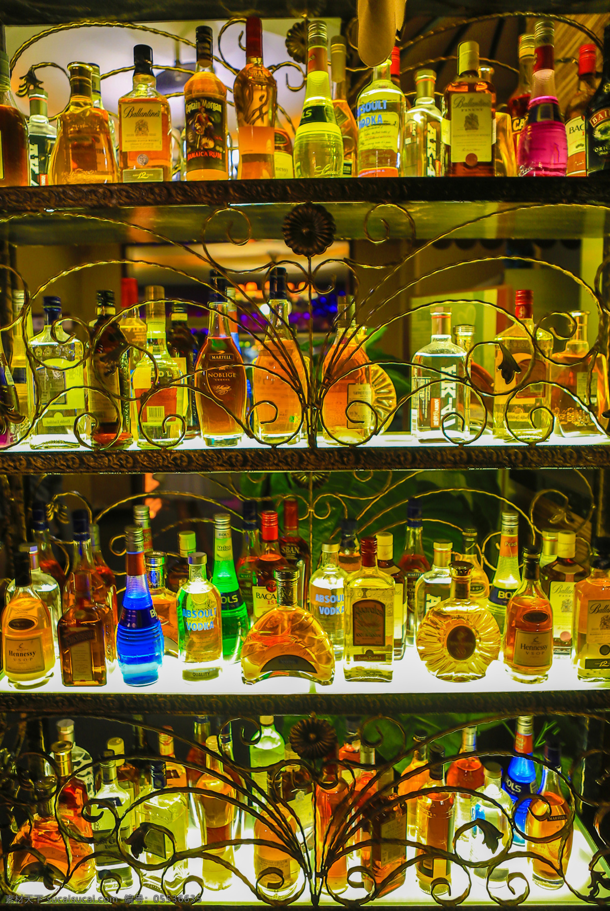 酒吧洋酒柜 酒吧 洋酒 酒柜 柜台 muse 水晶 灯光 室内 浪漫 彩色 色彩 hdr 酒水 餐饮美食 饮料酒水