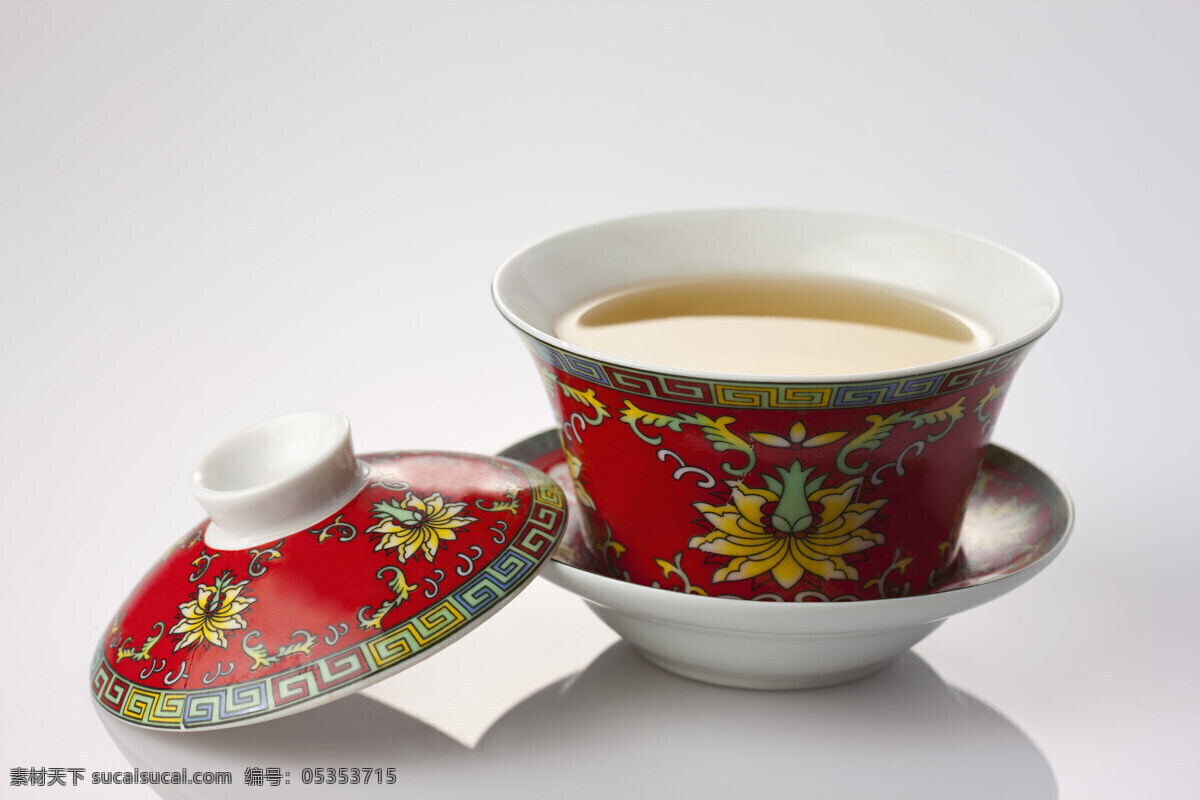 盖杯 茶 灰白背景 杯子 彩图 茶杯 传统文化 传统习俗 瓷器 东方文化 俯视 盖杯茶 横图 红色 简单 静物 配对的事物 棚内拍摄 室内 特写 影像 中国茶 中国风 中国文化 茶道图片 餐饮美食