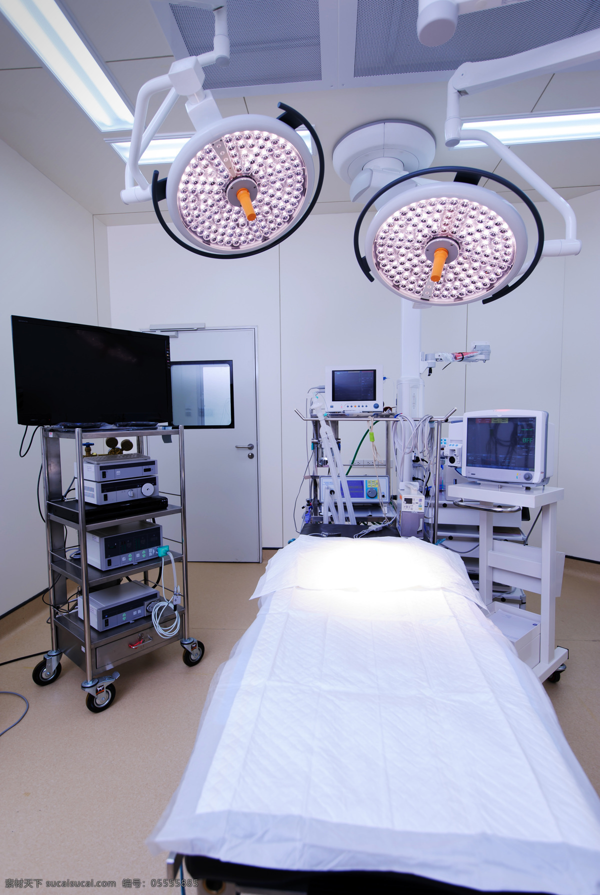 手术室 医疗器材 无影灯 手术台 医院器材 医疗护理 现代科技