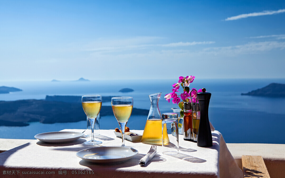 高清 餐桌 天空 大海 海水 餐饮 酒杯 红酒 花朵 其他风光 风景图片