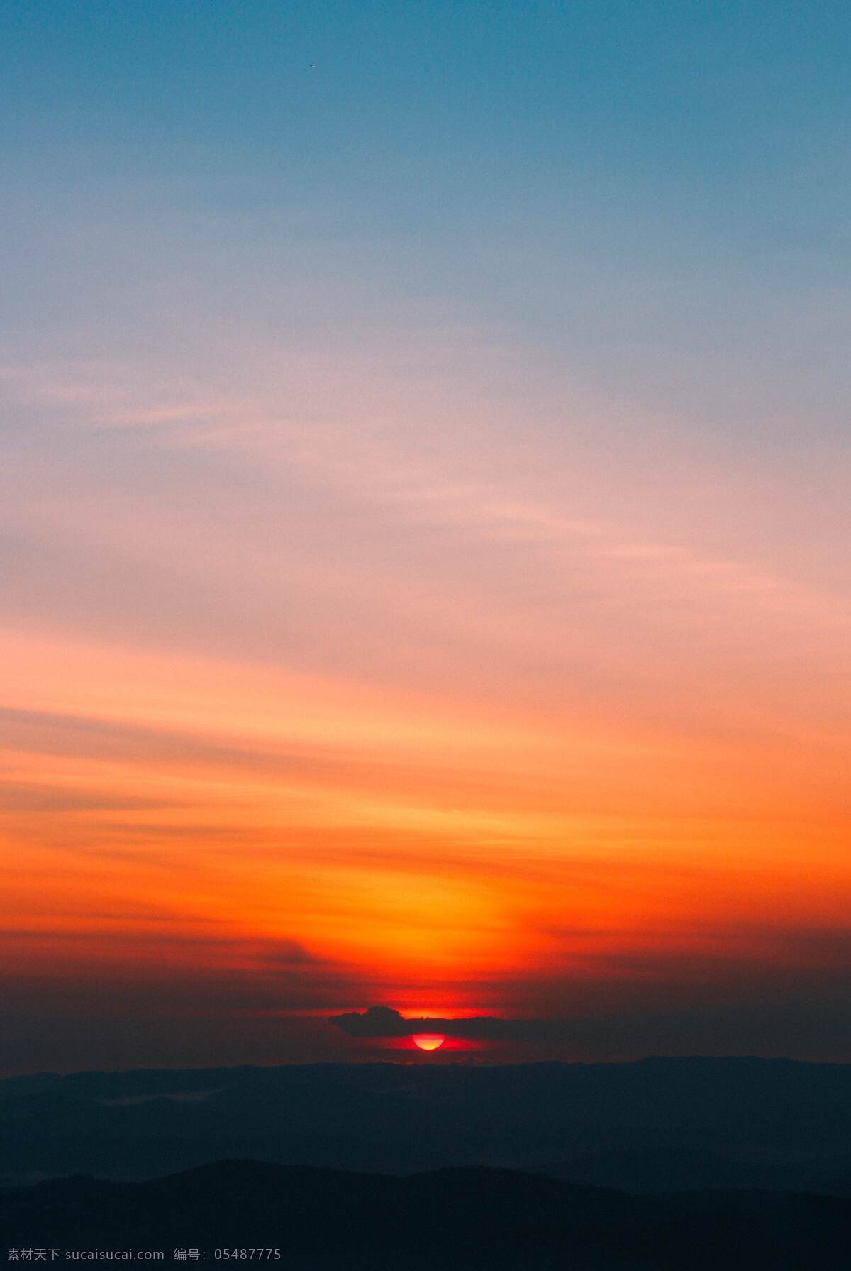 夕阳 天空 落日 山村 傍晚 太阳 自然景观 自然风景