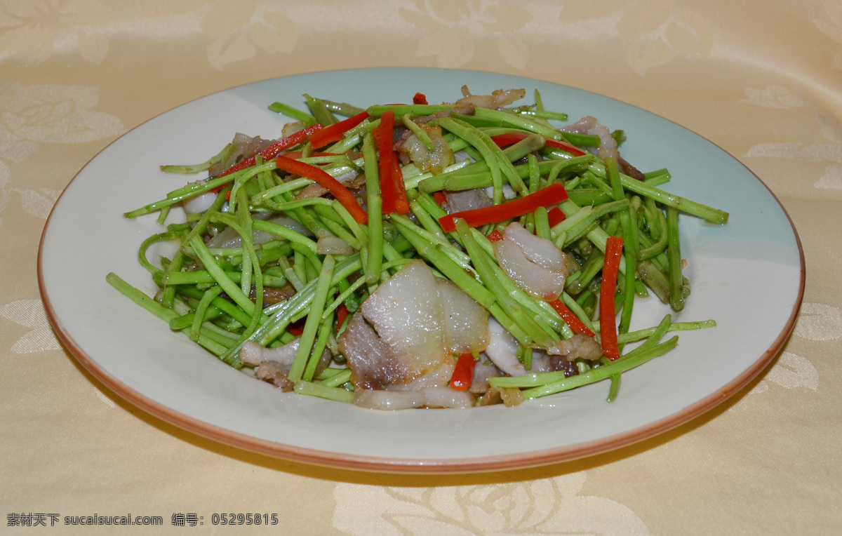 腊肉炒泥蒿 传统美食 餐饮美食