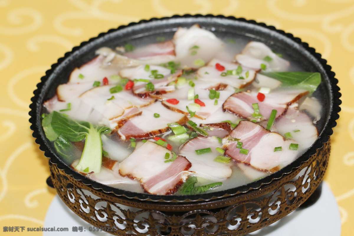 菌菇腊肉锅仔 菌菇 腊肉 锅仔 腊肉锅仔 传统美食 餐饮美食