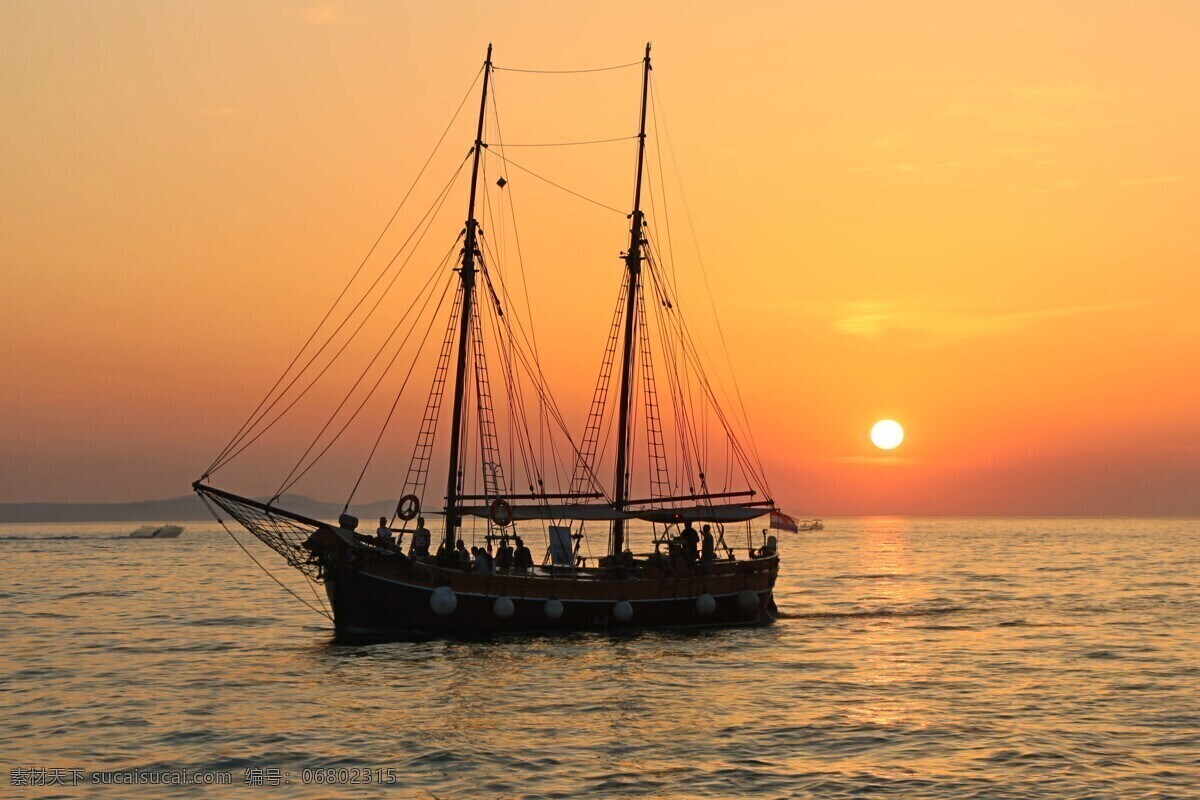 唯美夕阳船 大海 天空 海浪 大海天空 海边 山水风景 夕阳 船 交通工具 现代科技