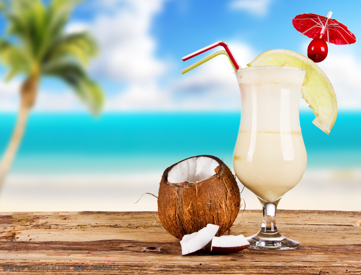 夏日 水果 饮料 饮品 果汁 原味果汁 美味 新鲜 吸管 酒水饮料 樱桃 海边 木板 蓝天白云 椰汁 饮料图片 餐饮美食