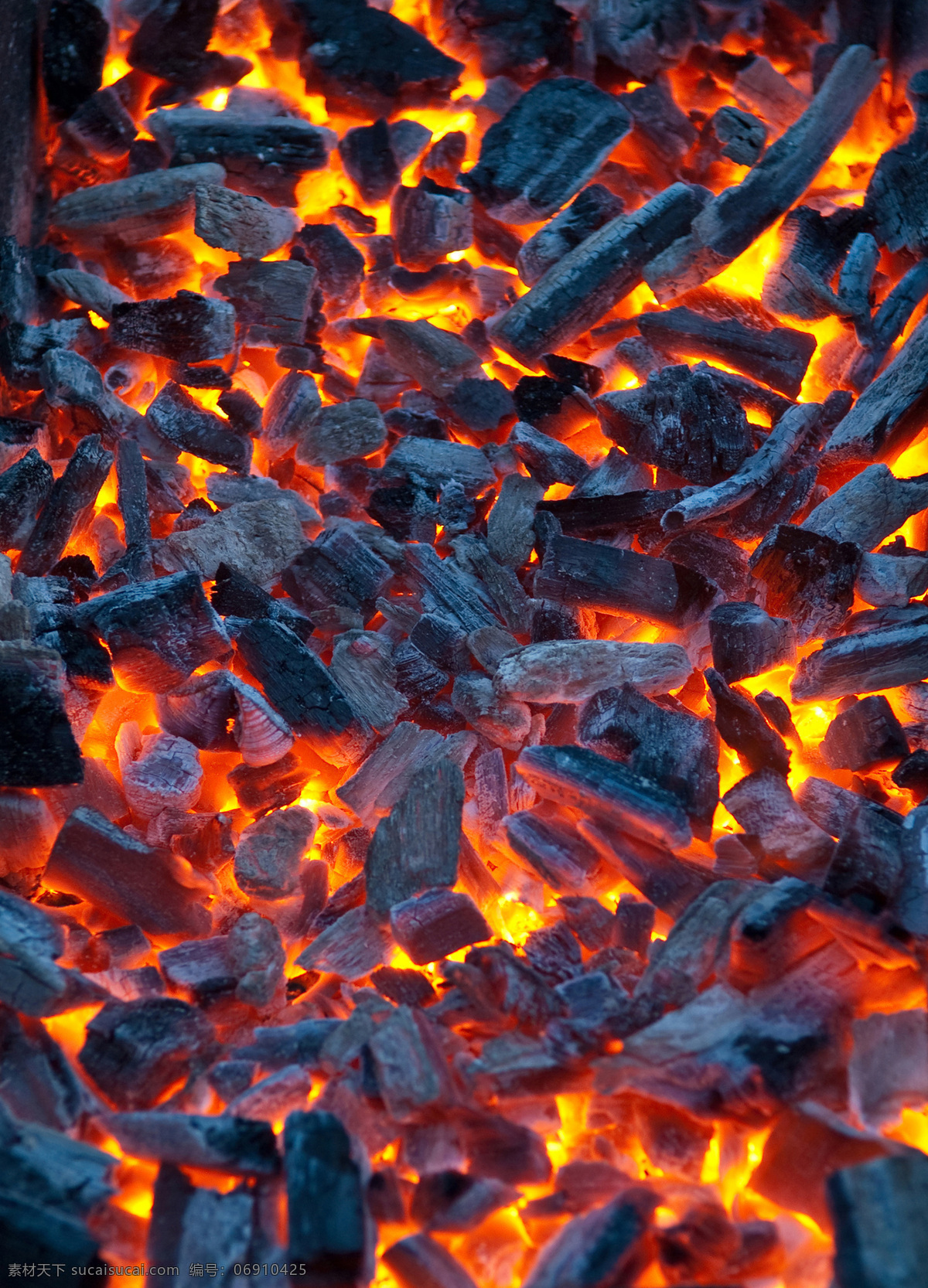 燃烧的木炭 木炭 煤炭 火焰 燃烧 烟雾