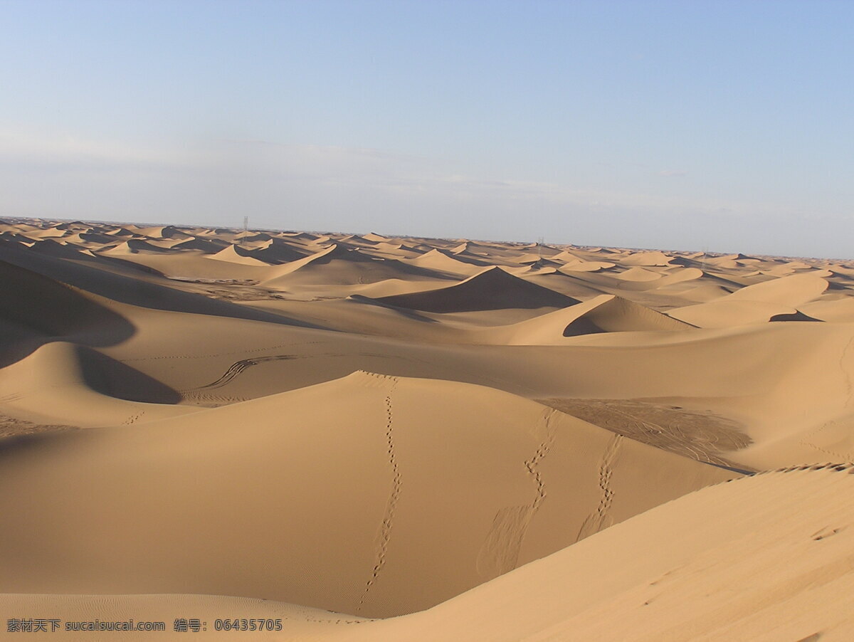 沙丘 沙漠 大漠 沙场 沙尘 沙尘暴 沙 沙颗粒 沙粒 沙砾 黄沙 沙堆 沙滩 沙子 干旱 骆驼 晚霞 夕阳 云彩 一望无垠 沙漠摄影 自然风景 自然景观