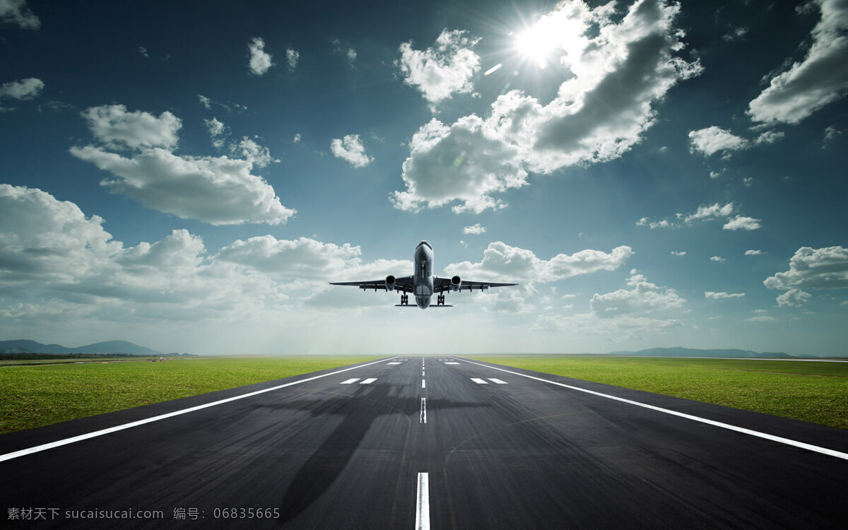 客机 飞机 民航 民航客机 升空 起飞 飞机起飞 机场 飞机场 跑到 飞机跑道 天空 蓝天 白云 交通工具 现代科技