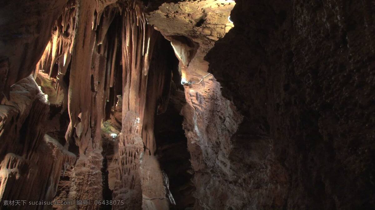 光照 洞穴 墙壁 股票 视频 光 光辉 视频免费下载 棕色 洞穴的墙壁 从上面 其他视频