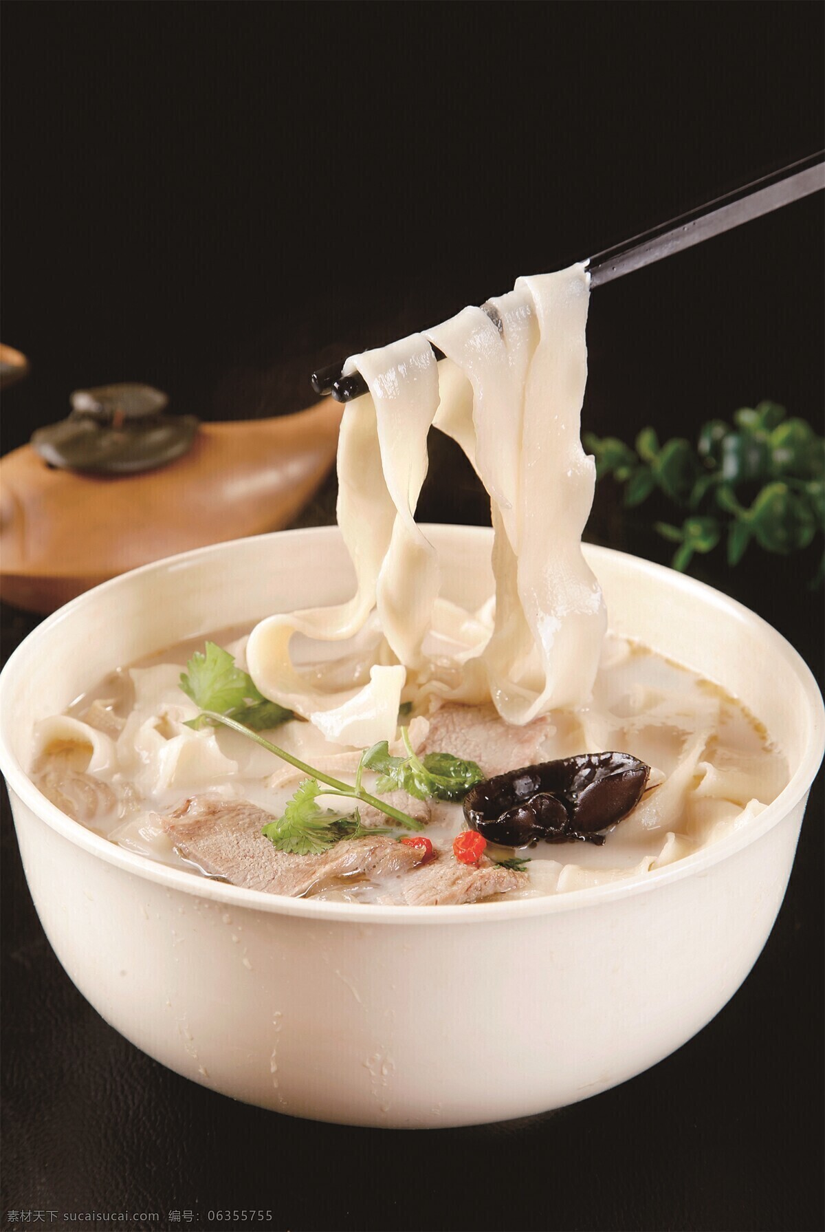 河南烩面图片 炒菜 家常菜 特色菜 热菜 美食 美味 八大菜系 汤羹 菜谱 菜名 小炒 炒饭 烧菜 凉菜 菜肴 佳肴 红烧 爆炒 清蒸 油焖 海鲜 刺身 主食 副食 米饭 面条 酱爆 点心 挂面 面食 汤面 刀削面 担担面 炒面 河南烩面 臊子面 刀拨面 炸酱面 油泼面 肉丝面 乌冬面 餐饮美食
