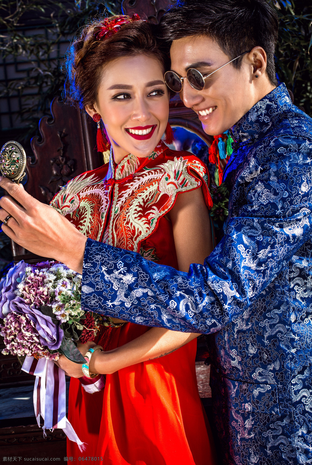 中式 古典 照镜子 新人 新人情侣 新婚夫妻 新郎新娘 帅哥美女 婚纱照 婚纱摄影 写真摄影 情侣图片 人物图片