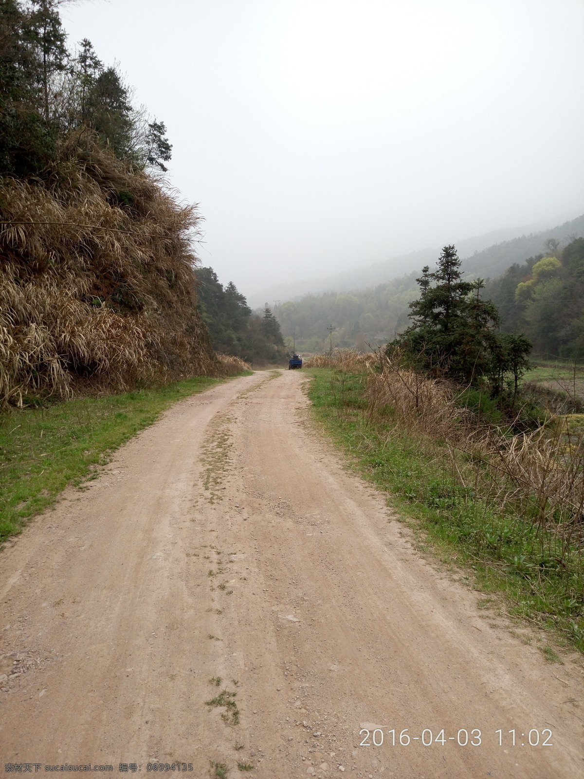 乡间小路 乡间 小路 阴天 土路 寂寞 摄影随拍 自然景观 田园风光