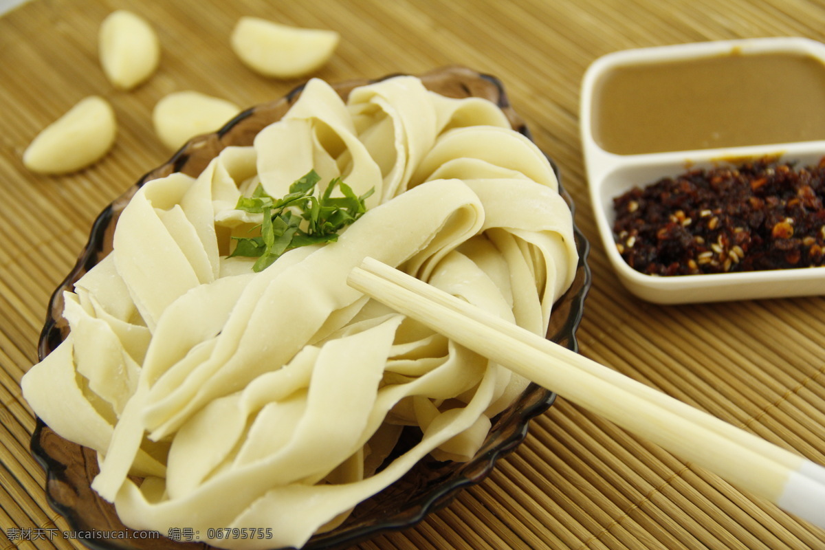 火锅配菜 面条 小吃 中华小吃 皮带面 火锅菜单 餐饮美食 传统美食