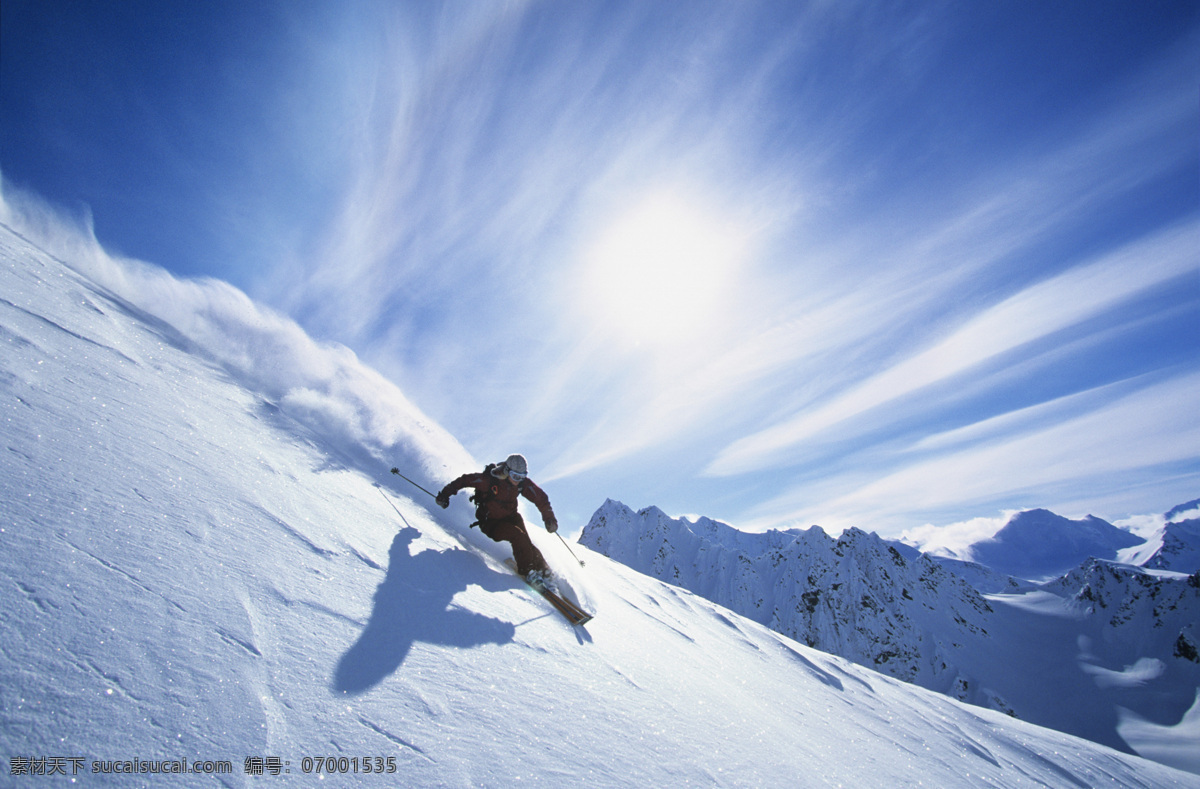 雪山 滑雪 运动员 滑雪运动员 滑雪场风景 雪地风景 美丽雪景 体育运动 男人 生活百科 蓝色