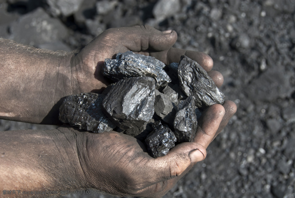 手中的煤炭 煤炭 手势 工业生产 现代科技