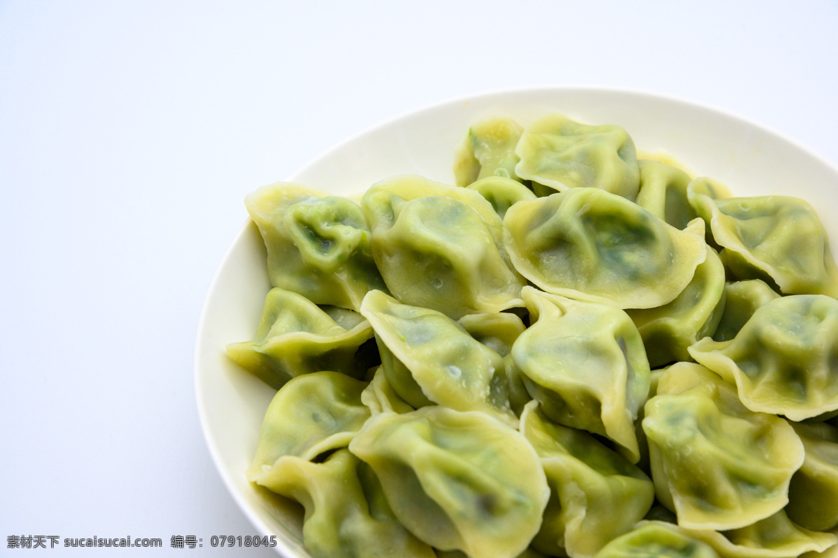 水饺 煮 熟食 煮饺子 面食 白色瓷盘 白色背景 调料 馅料 肉馅 菜馅 瓷盘 圆形 圆形瓷盘 白色 静物 概念 艺术 食品 中国 排列 特写 团圆饭 饮食 中国菜 美味 主食 春节 年夜饭 生活方式 中国文化 传统节日 庆典 健康食物 状态 塞满了的 中国元素 饮食文化 传统食物 餐饮美食 传统美食