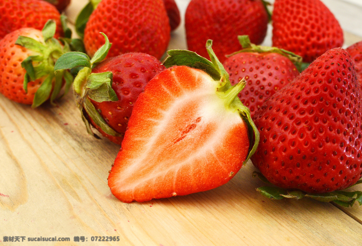 新鲜草莓摄影 草莓 新鲜草莓 草莓摄影 新鲜水果 水果蔬菜 餐饮美食 红色