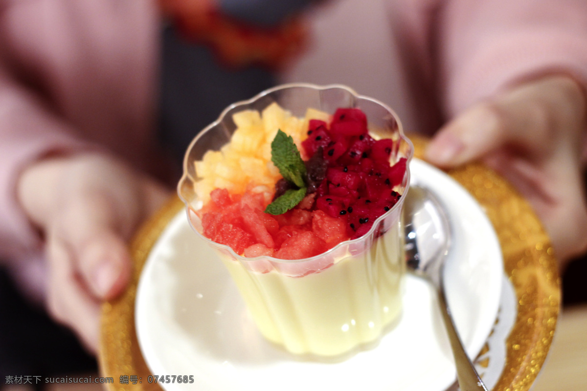水果布丁 甜点 布丁 草莓布丁 水果 火龙果 摄影美食 餐饮美食 传统美食