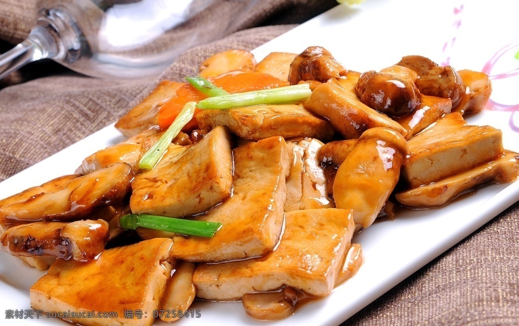 松茸炒老豆腐 风味豆腐 特色豆腐 美味豆腐 家常菜 菜品图 餐饮美食 传统美食