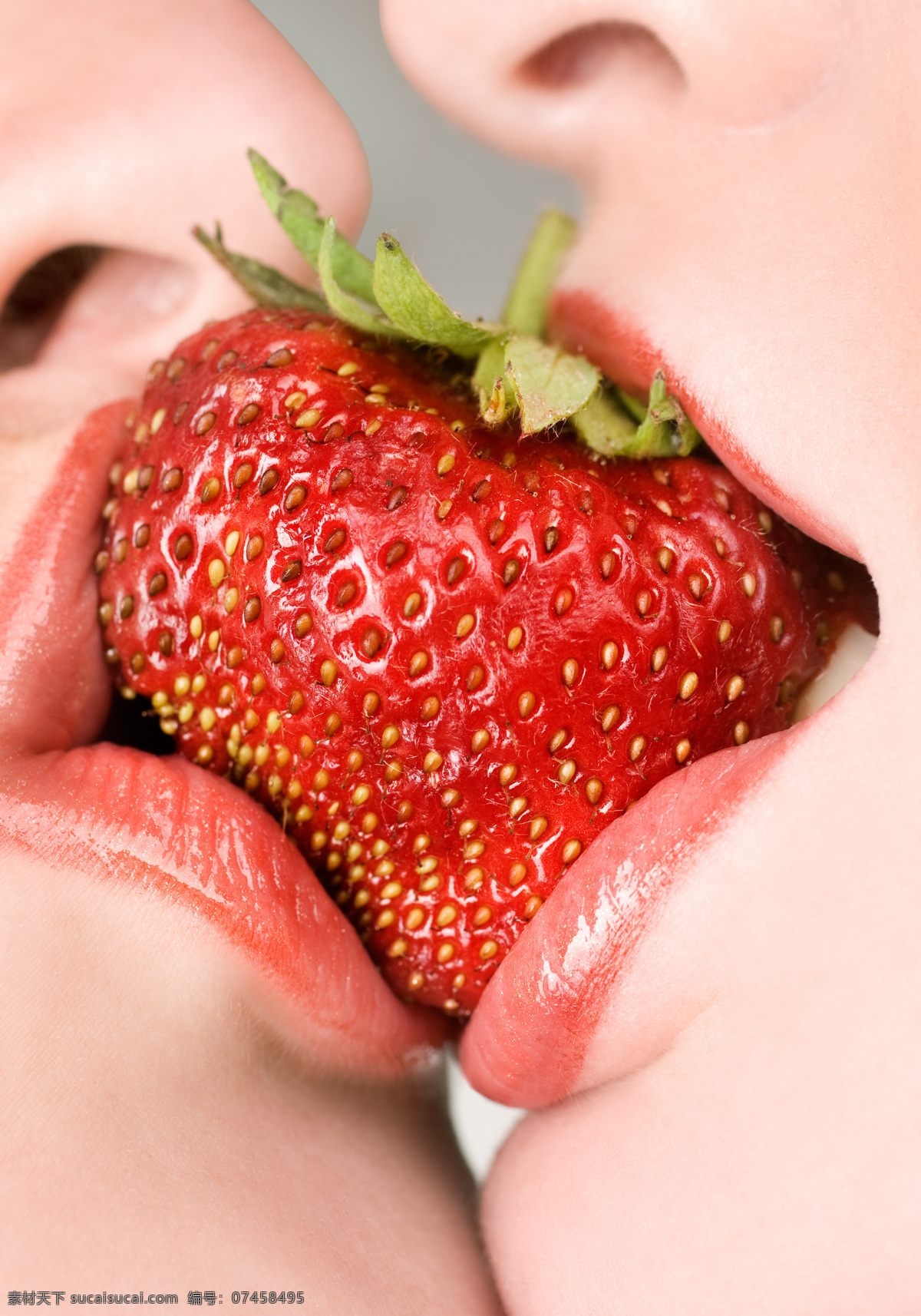 争 吃 草 霉 人物图片 美女 水果 吃水果的美女 女人 女性 嘴唇 高清图片 争吃 草霉 嘴对嘴 红唇 人体器官图