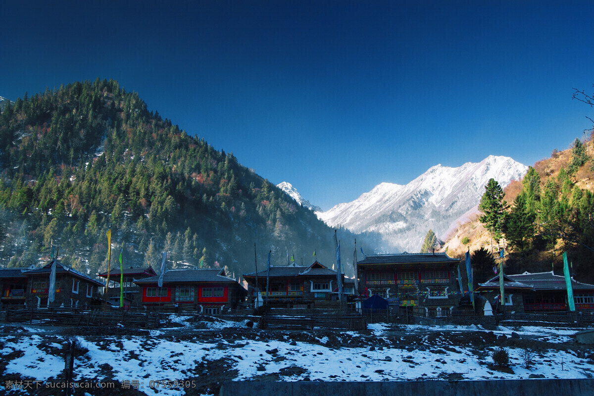 达古冰川藏寨 雪景 雪山 藏寨 蓝天 雪山风景 自然风景 自然景观