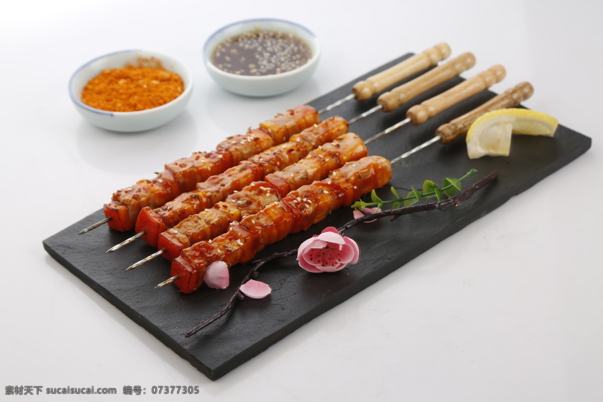 韩式五花肉串 烤五花肉串 烧烤 香辣肉串 韩式风味 韩国美食 餐饮美食 传统美食