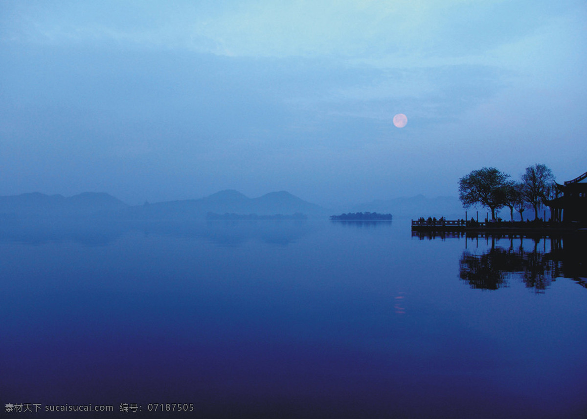 夜幕 美丽 湖泊 美丽的图片 美丽的湖泊 有意境的清晨 风景 生活 旅游餐饮