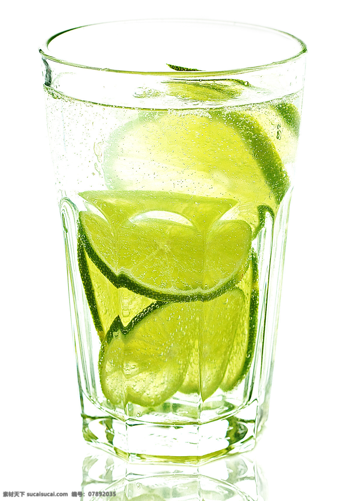 柠檬水 水杯 玻璃杯 柠檬片 白色背景 消滞饮料 饮料酒水 餐饮美食