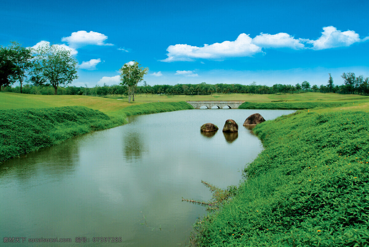 白云 草坪 草原 大树 大自然 高尔夫球场 蓝天 绿树 大自然美景 小河 溪流 油画 自然风光 自然景观 装饰素材