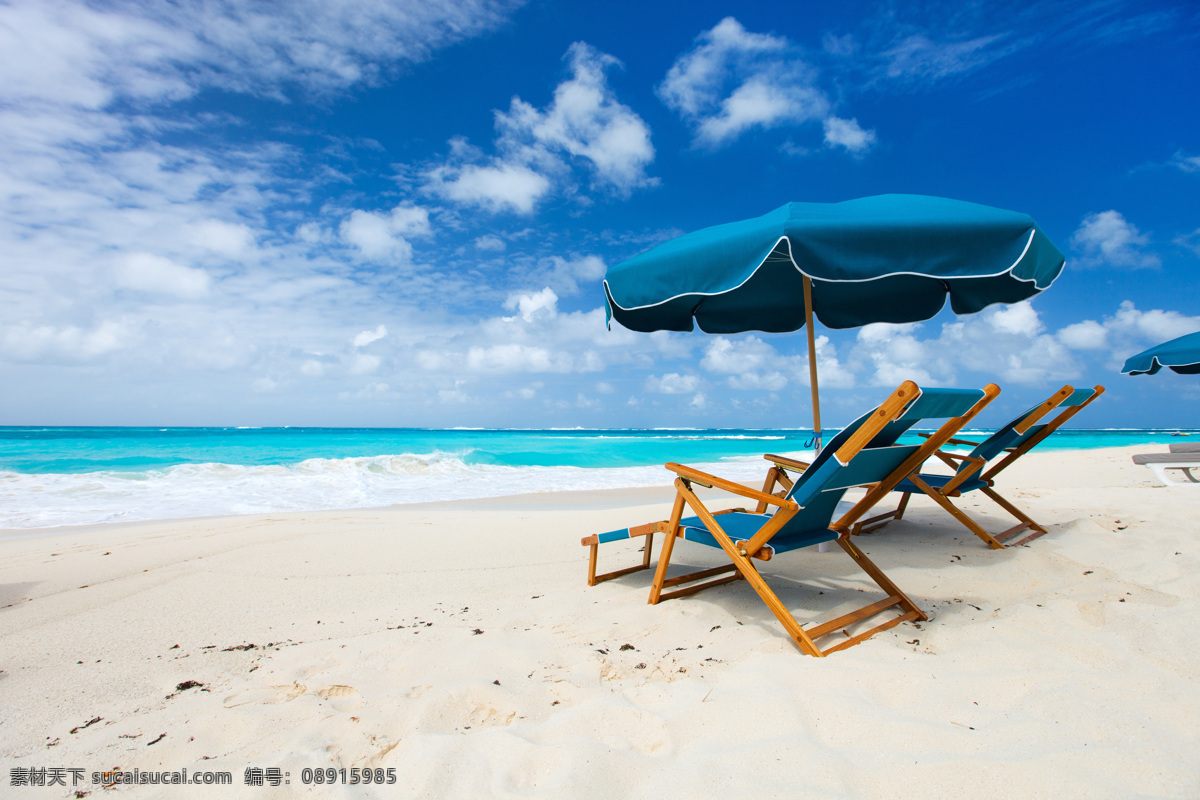 蓝色海边风景 海边风景 蓝色 唯美海边 遮阳伞 沙滩 蓝天白云