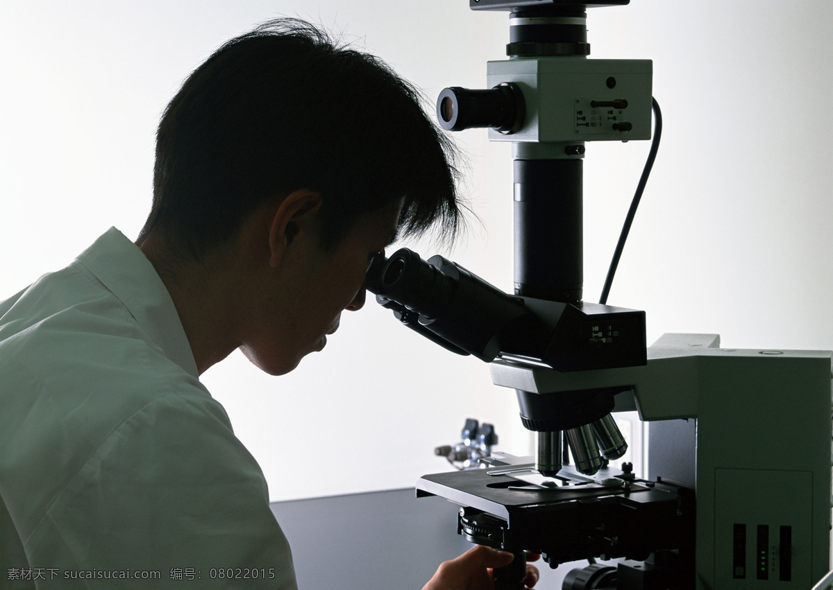 资讯特写 实验室 实验器材 科研 研究员 人物 实验 化学 显微镜 现代科技