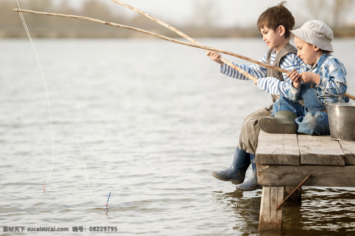 正在 钓鱼 可爱 孩子 男孩 儿童 少儿 生活人物 儿童图片 人物图片