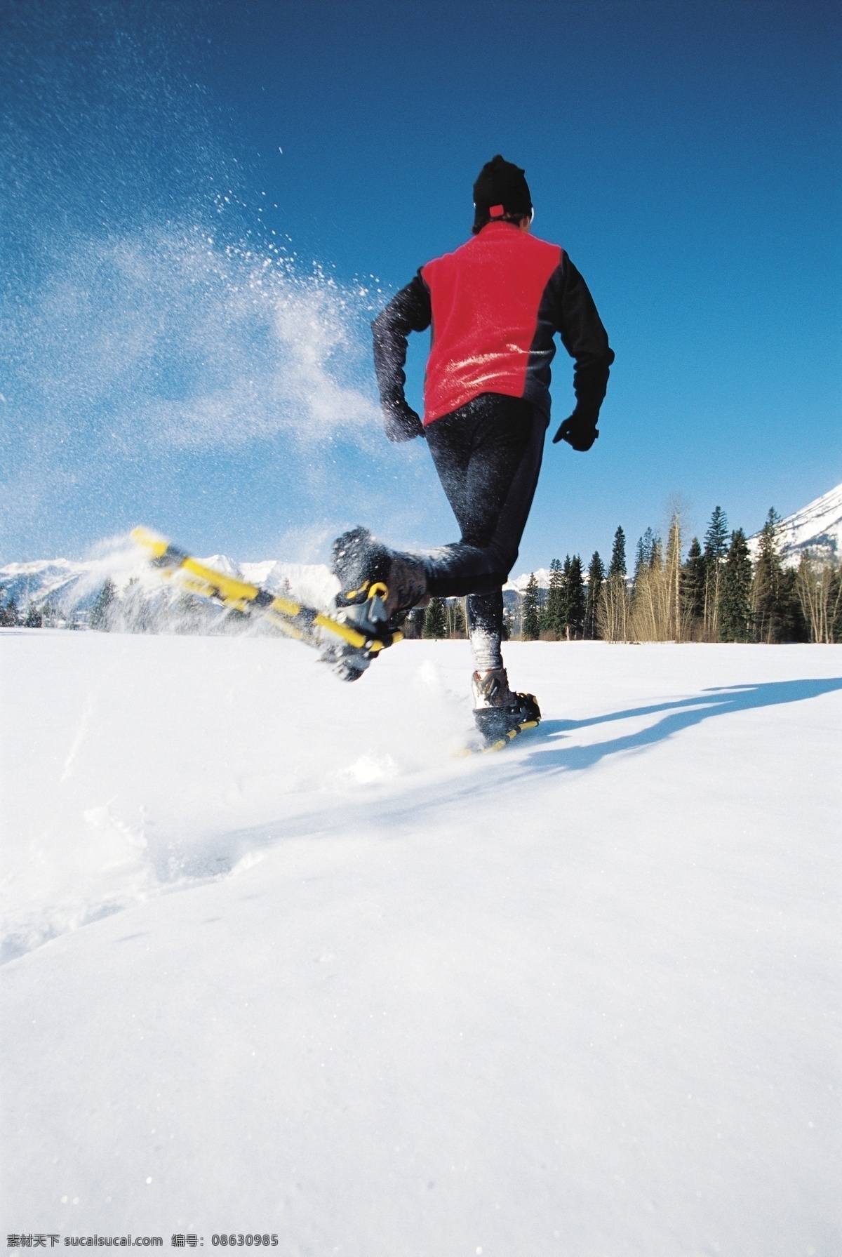 雪地 上 滑雪 运动员 高清 冬天 雪地运动 划雪运动 极限运动 体育项目 运动图片 生活百科 雪山 美丽 雪景 风景 摄影图片 高清图片 体育运动 白色