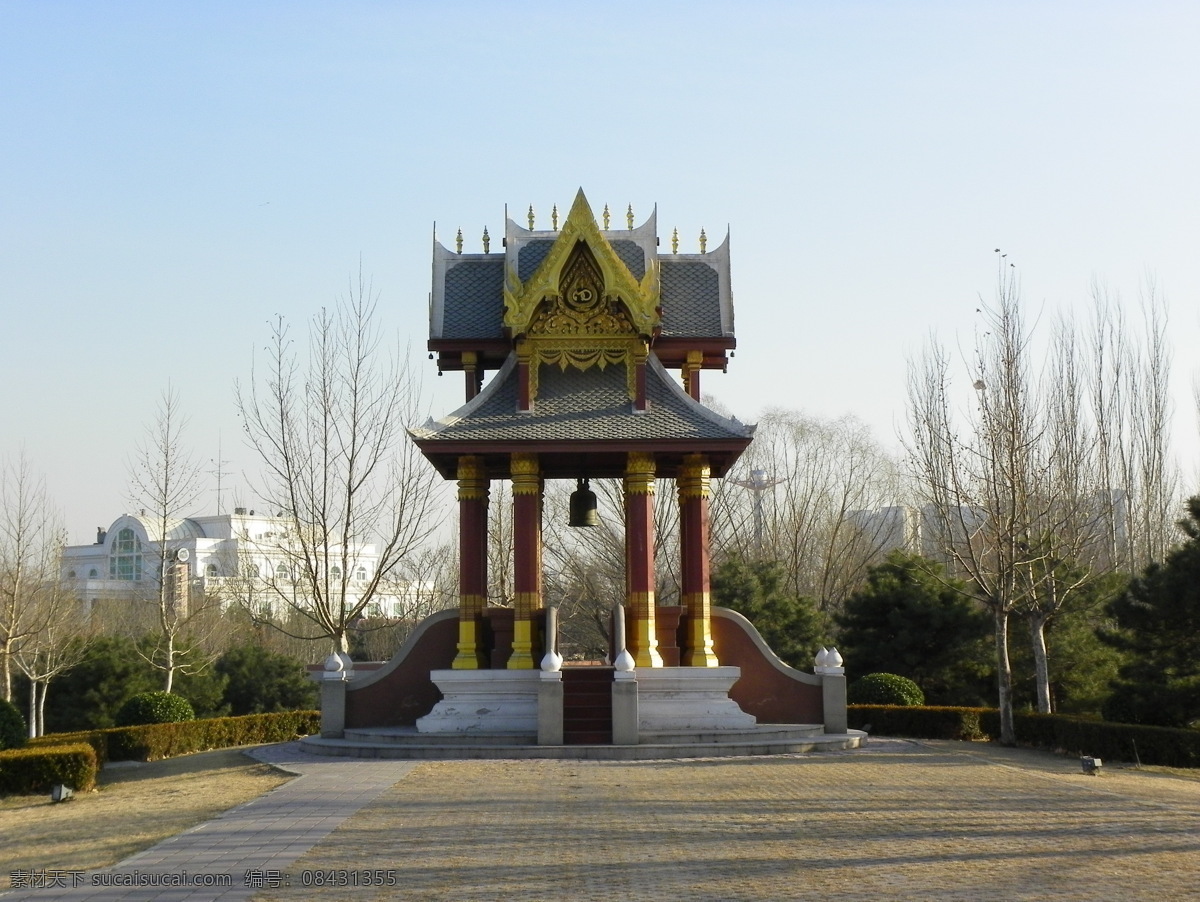 中泰友谊亭 朝阳 北京 公园 蓝天 树木 地面 古钟 楼房 泰国 阳光 传统文化 文化艺术