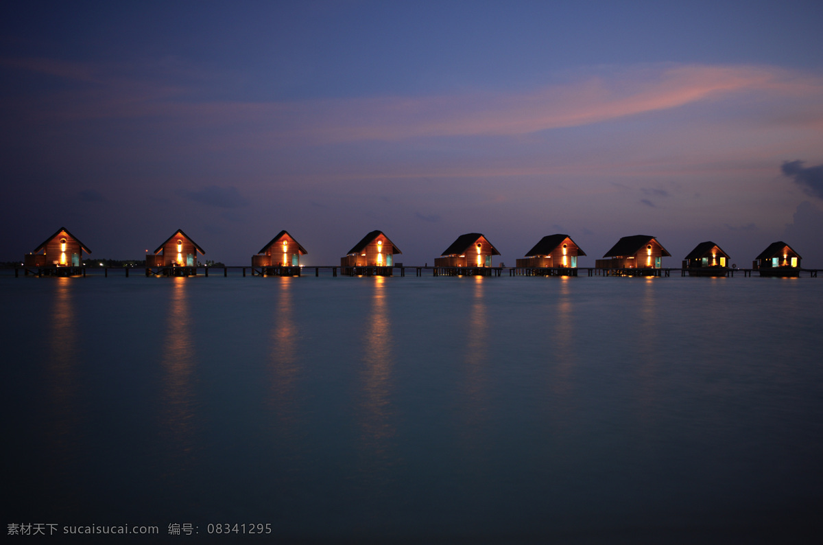 大海 灯光 度假 国外旅游 海边 海景 海洋 建筑 马尔代夫 栈桥 木桥 酒店 休闲 凉亭 亭子 夜景 美景 静谧 景观 国外旅游摄影 旅游摄影 风景 生活 旅游餐饮