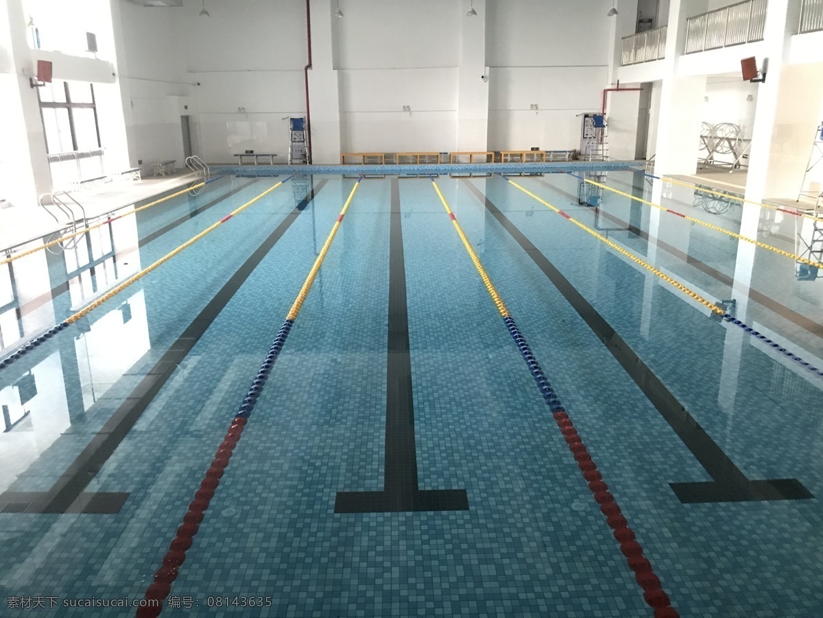 游泳 学校游泳池 室内游泳池 游泳馆 建筑园林 室内摄影