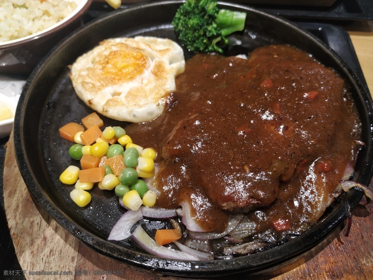 黑椒牛排 黑椒 牛排 经典牛排 鸡蛋 煎蛋 荷包蛋 花菜 玉米 餐饮美食 西餐美食