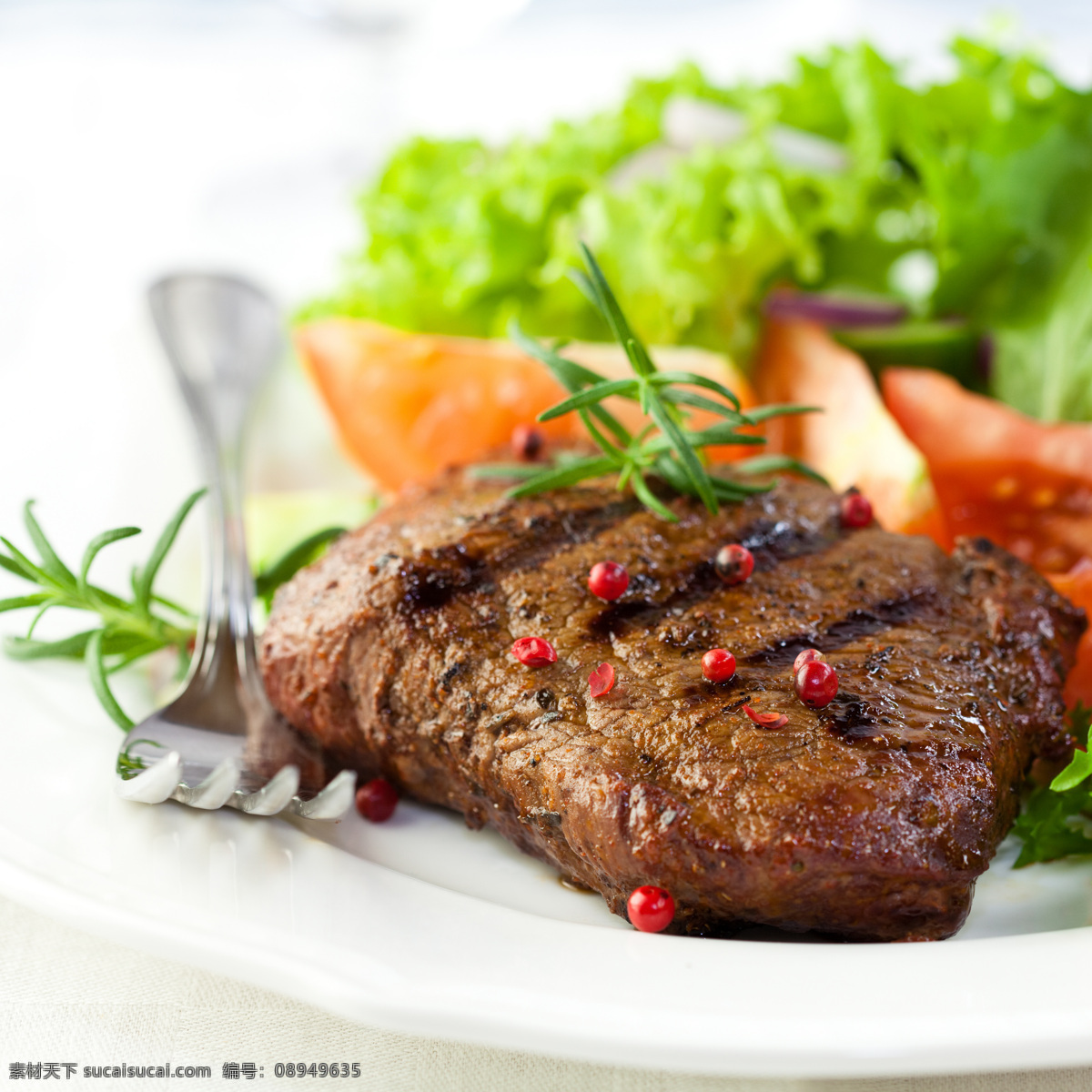 烤牛排 西式牛排 煎牛排 烧烤牛排 牛排 烤肉 烧烤 西红柿 西餐 花椒 菜叶 香煎牛排 番茄 生菜西餐美食 餐饮美食 西餐美食